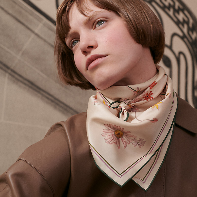 カレ 70 《アイ・ライク・フラワーズ》 - ピンク | Hermès - エルメス